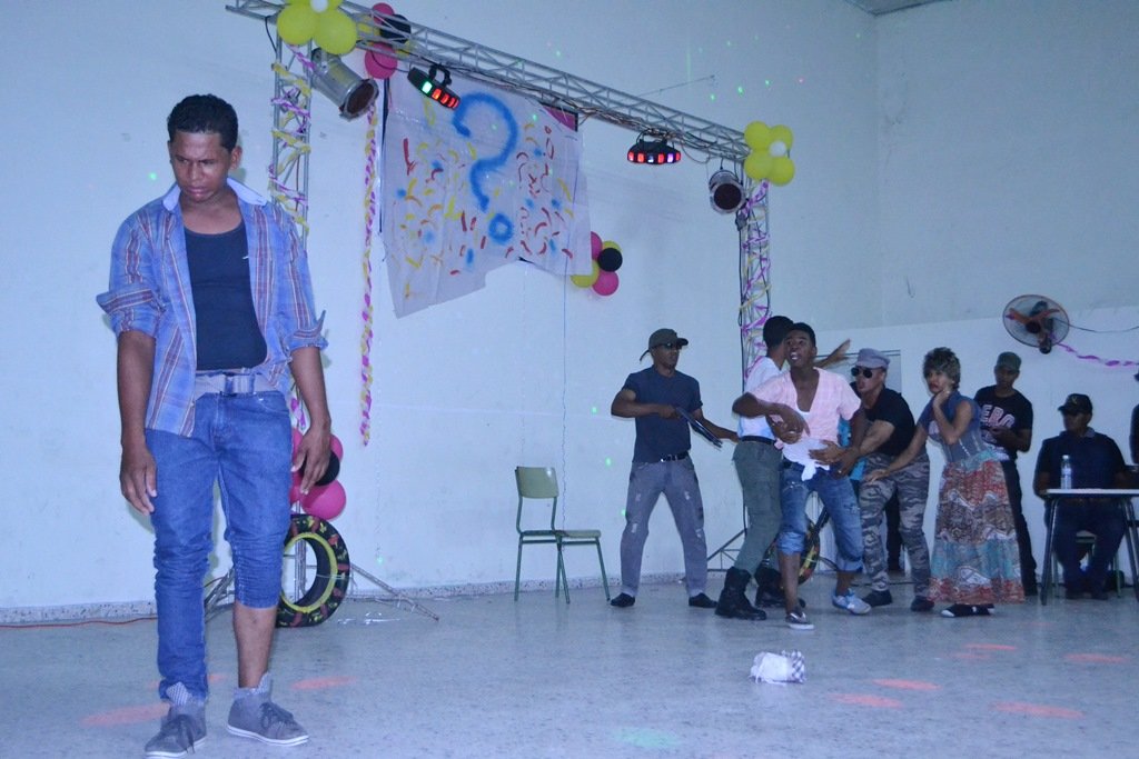 Presentación teatral en el evento del lanzamiento de la promoción GULSI